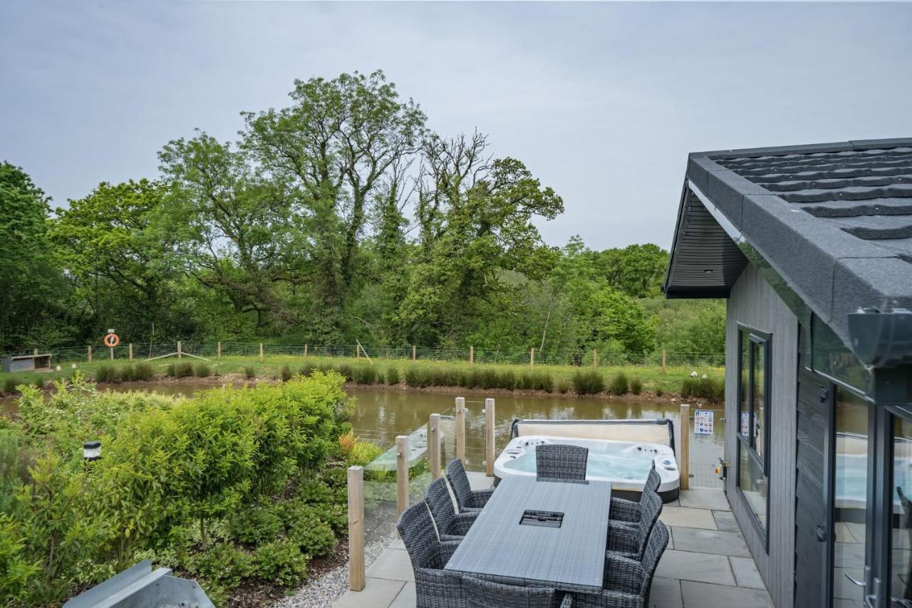 Lifton Lilac Lodge, 22 Roadford Lake Lodges מראה חיצוני תמונה