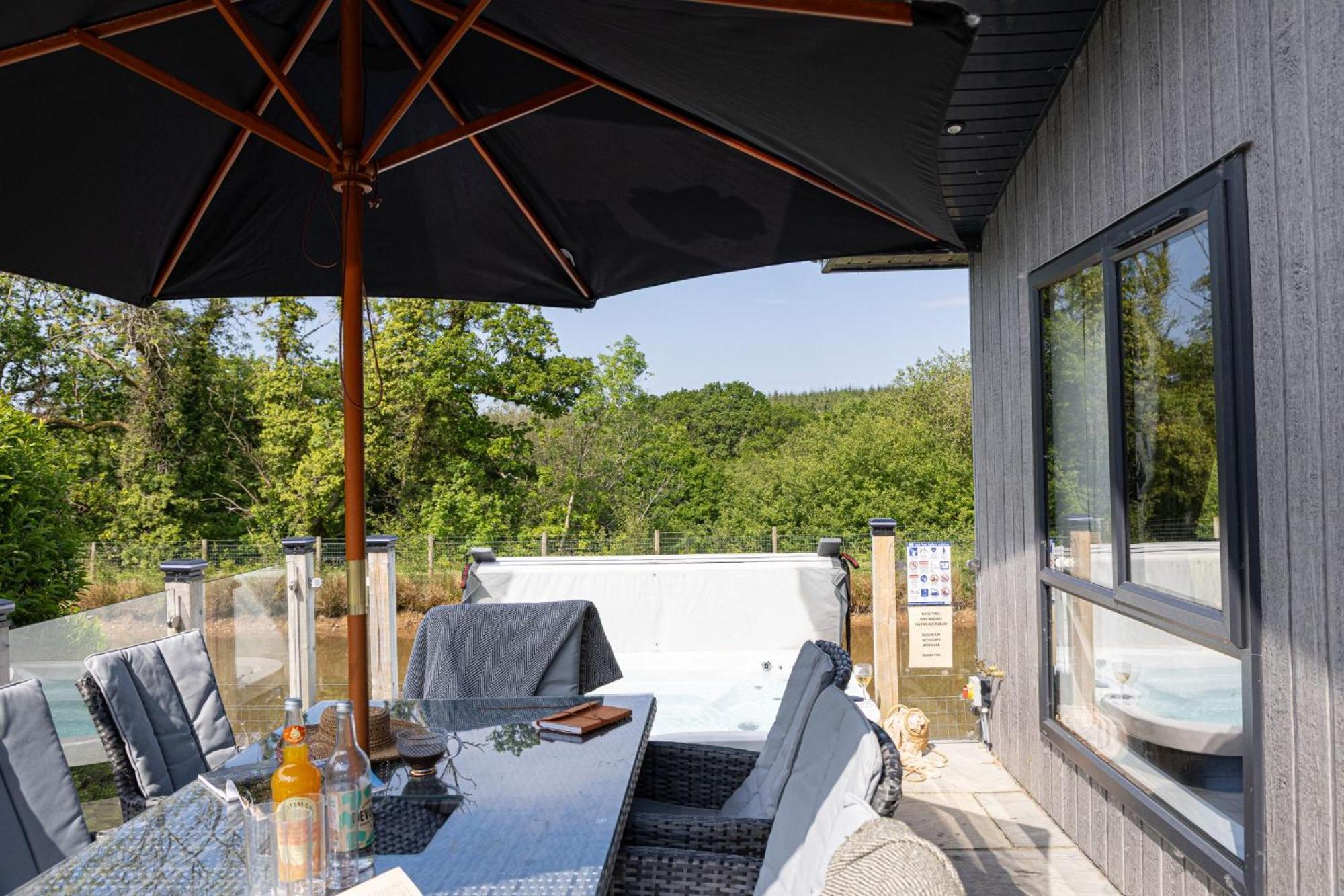 Lifton Lilac Lodge, 22 Roadford Lake Lodges מראה חיצוני תמונה