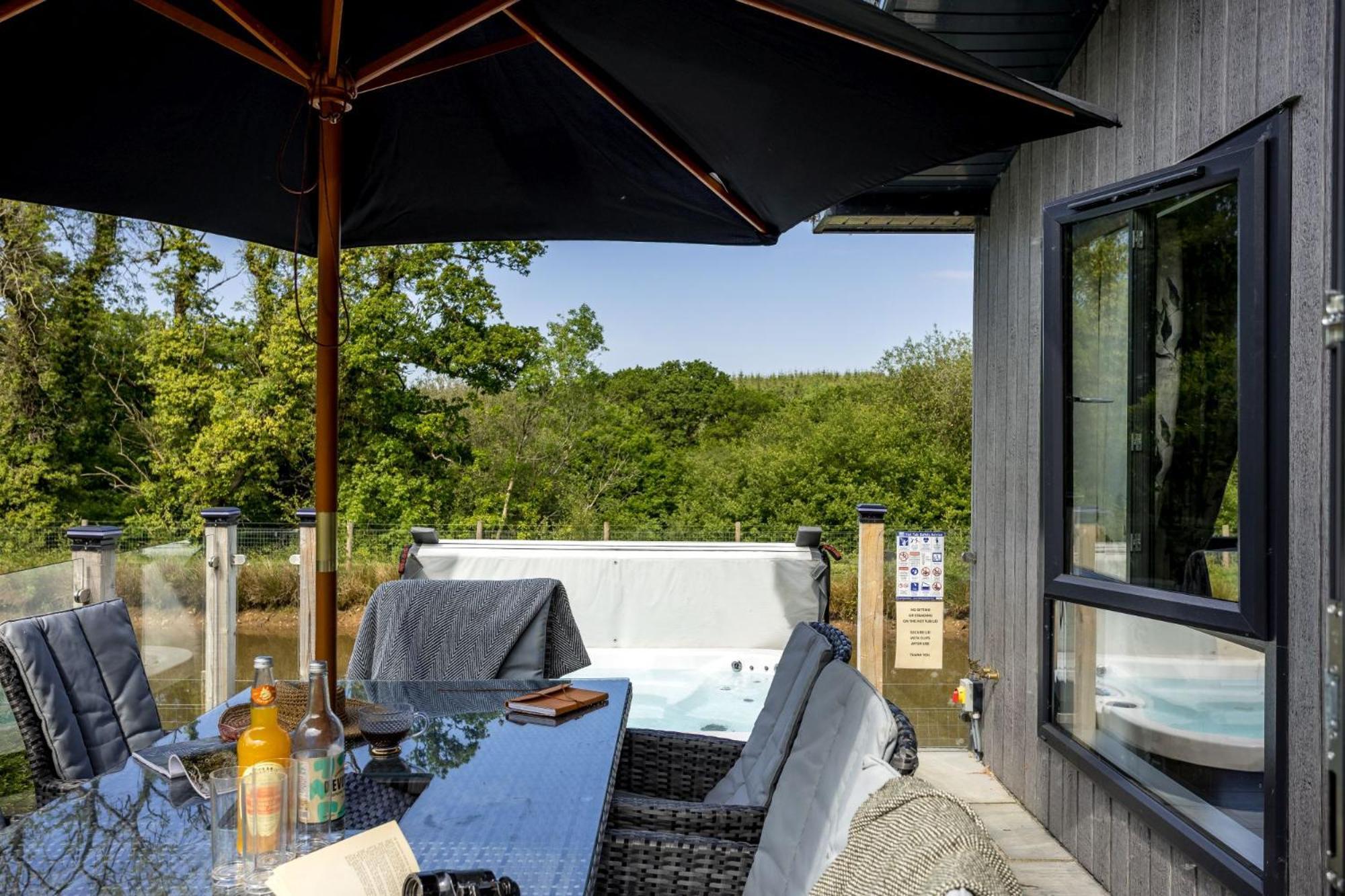 Lifton Lilac Lodge, 22 Roadford Lake Lodges מראה חיצוני תמונה